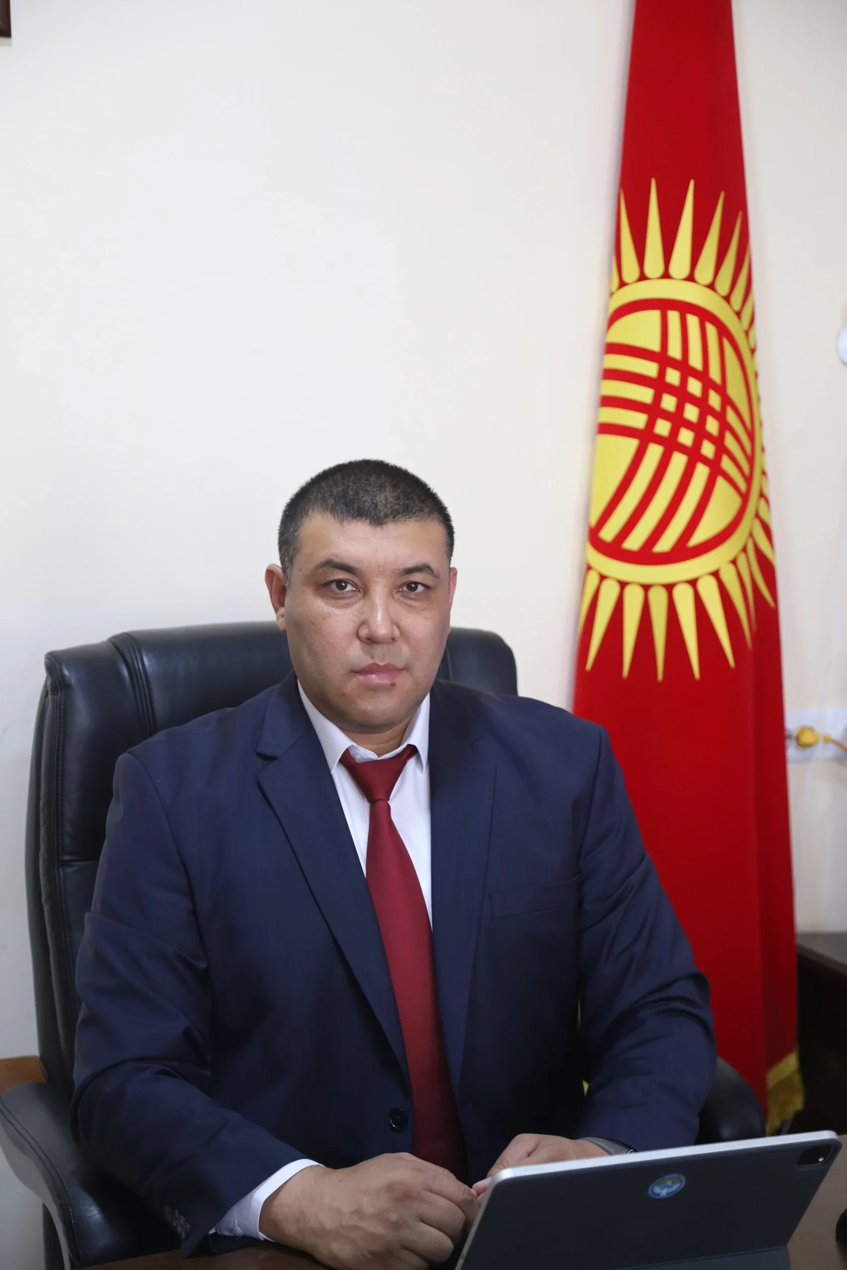 Араван району Достук айыл-өкмөтүн башчысы Кадиров Мамиржан Назиржанович 
